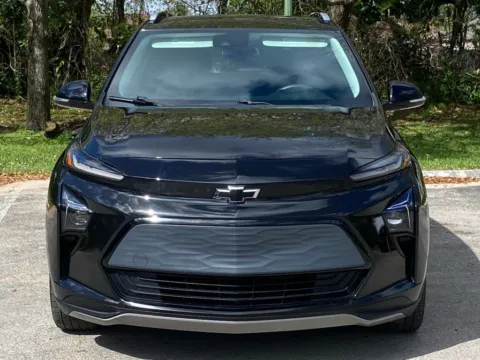 Photos of 2022 Chevrolet Bolt EUV LT for sale in Miramar, FL at Auto Trust USA