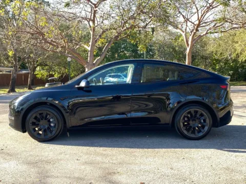 More photos of 2023 Tesla Model Y Long Range at Auto Trust USA, FL