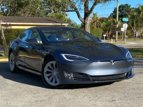 More photos of 2020 Tesla Model S Long Range at Auto Trust USA, FL
