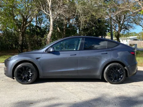 More photos of 2020 Tesla Model Y Long Range at Auto Trust USA, FL
