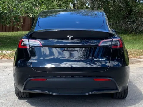 More photos of 2022 Tesla Model Y Long Range at Auto Trust USA, FL