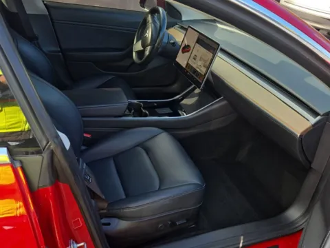 More photos of 2018 Tesla Model 3 Long Range at Auto Trust USA, FL