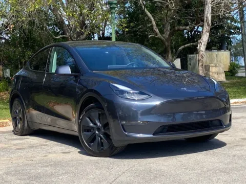 More photos of 2025 Tesla Model Y Long Range at Auto Trust USA, FL