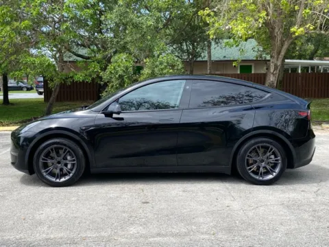 More photos of 2024 Tesla Model Y Long Range at Auto Trust USA, FL