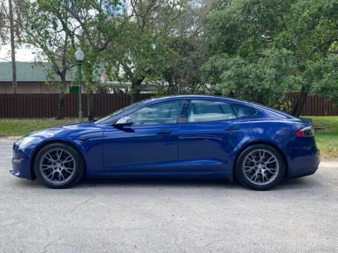 More photos of 2022 Tesla Model S at Auto Trust USA, FL