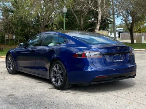 More photos of 2022 Tesla Model S at Auto Trust USA, FL