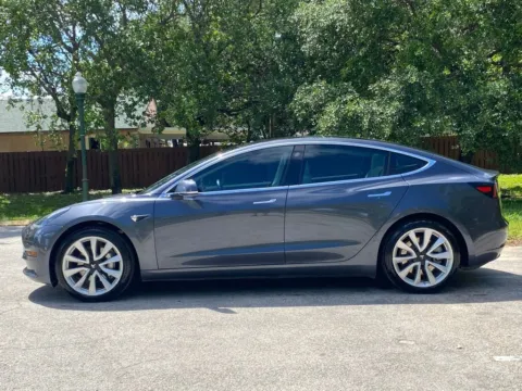 More photos of 2018 Tesla Model 3 Mid Range at Auto Trust USA, FL
