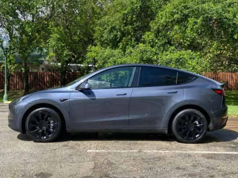 More photos of 2023 Tesla Model Y Long Range at Auto Trust USA, FL