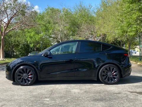 More photos of 2022 Tesla Model Y Performance at Auto Trust USA, FL
