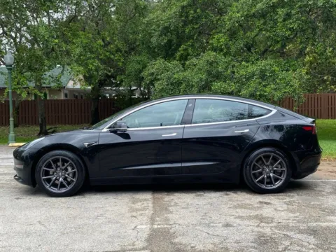 More photos of 2018 Tesla Model 3 Long Range at Auto Trust USA, FL