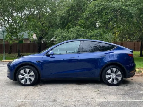 More photos of 2024 Tesla Model Y Long Range at Auto Trust USA, FL