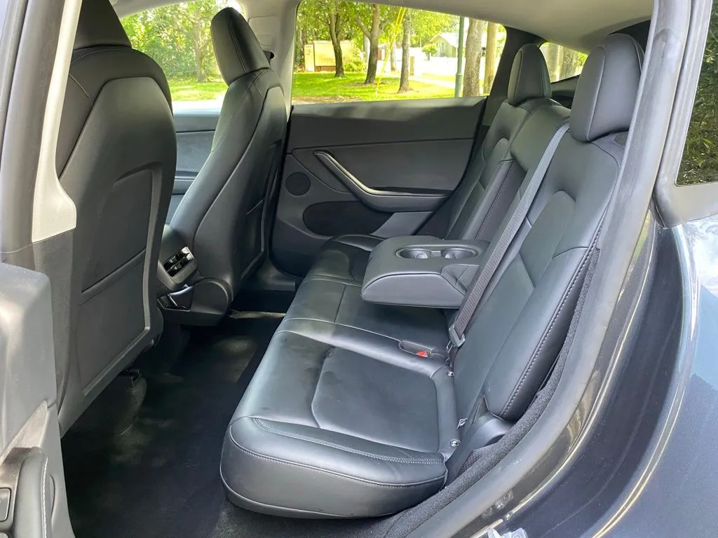 2025 Tesla Model Y Performance - Photo 18