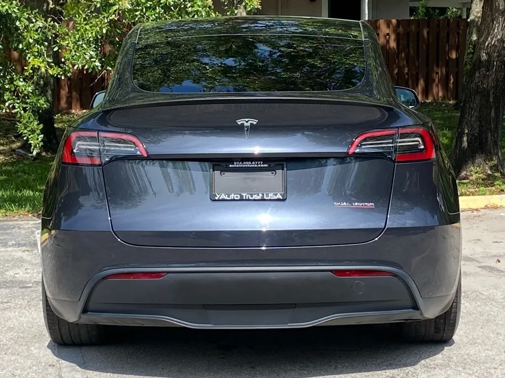 2025 Tesla Model Y Performance - Photo 8