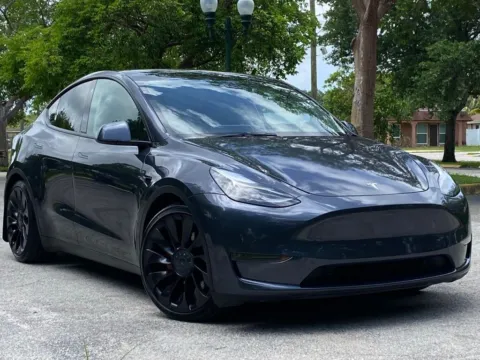 More photos of 2022 Tesla Model Y Performance at Auto Trust USA, FL