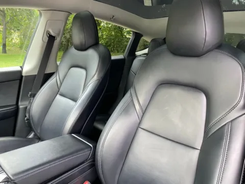 More photos of 2022 Tesla Model Y Performance at Auto Trust USA, FL