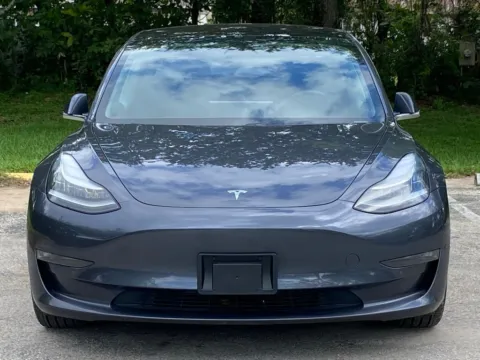 More photos of 2018 Tesla Model 3 Long Range at Auto Trust USA, FL