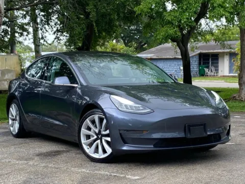 More photos of 2018 Tesla Model 3 Long Range at Auto Trust USA, FL