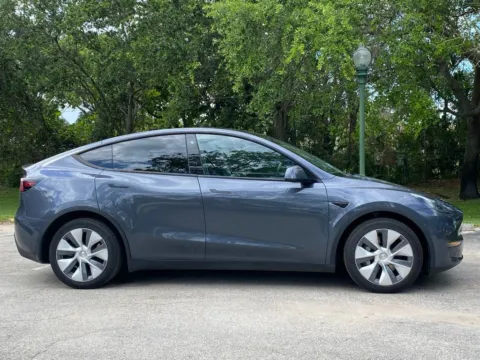 Photos of 2023 Tesla Model Y Performance for sale in Miramar, FL at Auto Trust USA