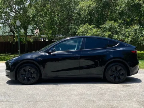 More photos of 2024 Tesla Model Y Long Range at Auto Trust USA, FL