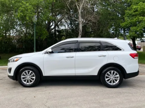 More photos of 2018 Kia Sorento LX at Auto Trust USA, FL