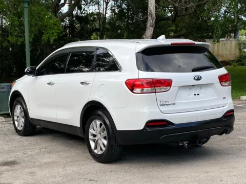 More photos of 2018 Kia Sorento LX at Auto Trust USA, FL