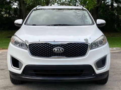 Photos of 2018 Kia Sorento LX for sale in Miramar, FL at Auto Trust USA