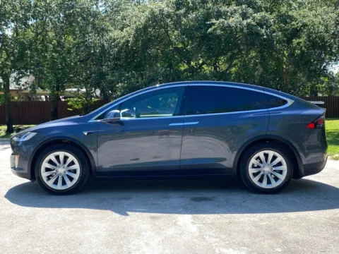 More photos of 2020 Tesla Model X Long Range at Auto Trust USA, FL