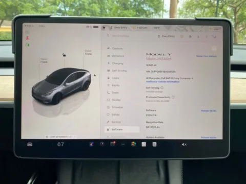 Photos of 2025 Tesla Model Y Performance for sale in Miramar, FL at Auto Trust USA