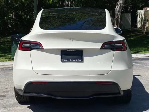 More photos of 2022 Tesla Model Y Long Range at Auto Trust USA, FL