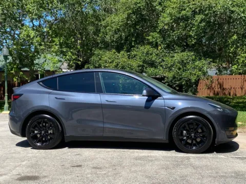More photos of 2020 Tesla Model Y Long Range at Auto Trust USA, FL