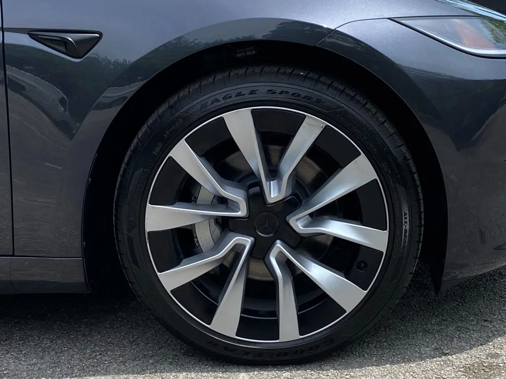 2026 Tesla Model 3 Standard - Photo 10