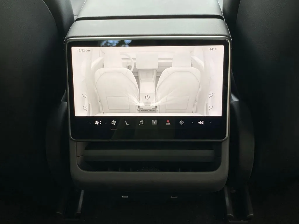 2026 Tesla Model 3 Standard - Photo 17