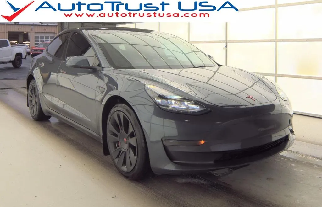 2023 Tesla Model 3 -'s photo