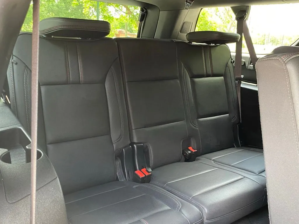 2025 Chevrolet Suburban RST - Photo 18