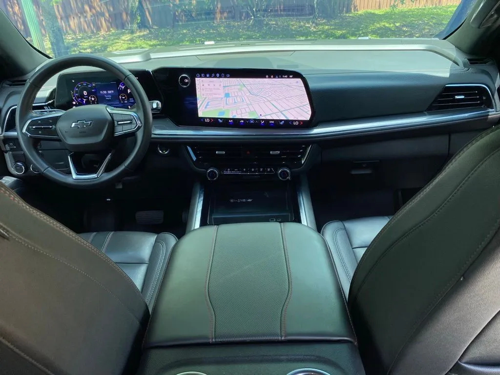 2025 Chevrolet Suburban RST - Photo 24