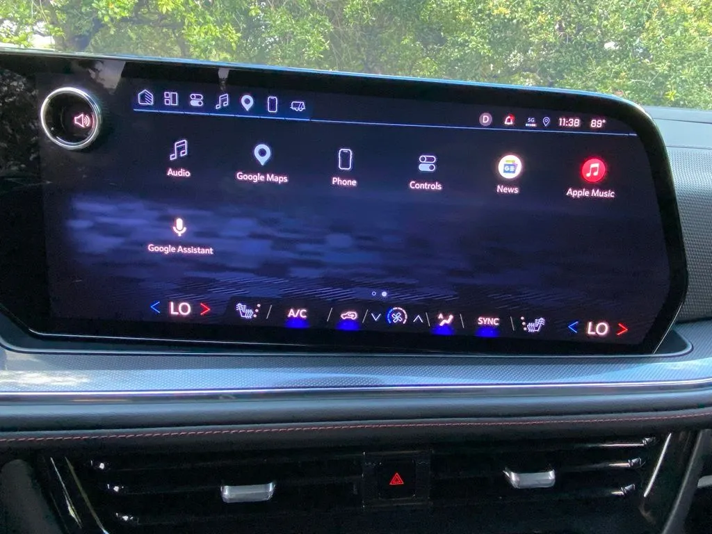 2025 Chevrolet Suburban RST - Photo 29