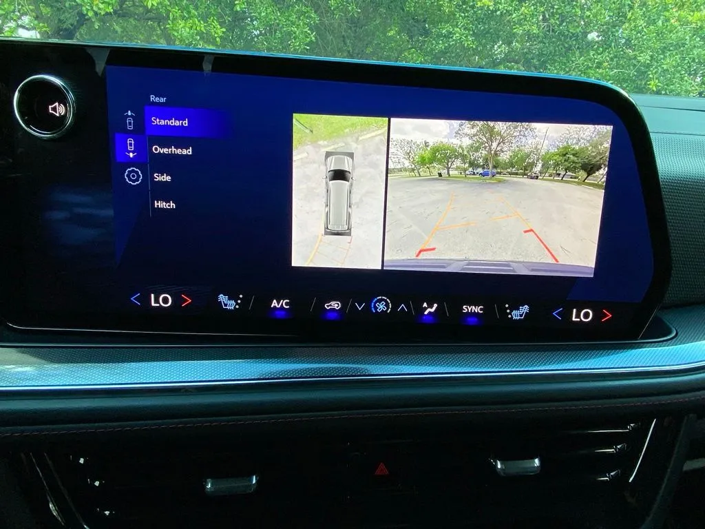 2025 Chevrolet Suburban RST - Photo 27