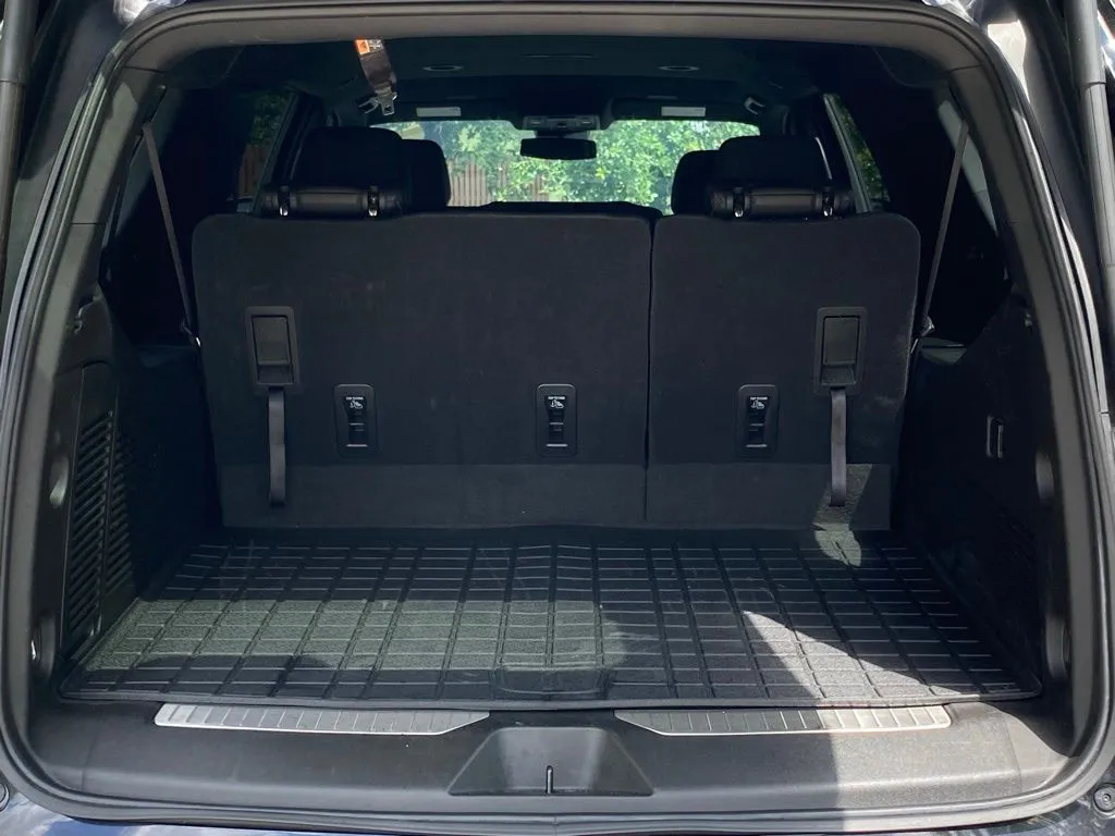 2025 Chevrolet Suburban RST - Photo 11
