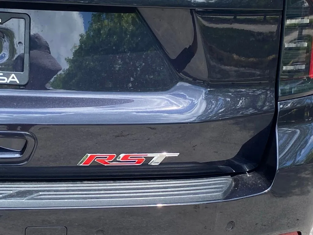 2025 Chevrolet Suburban RST - Photo 10