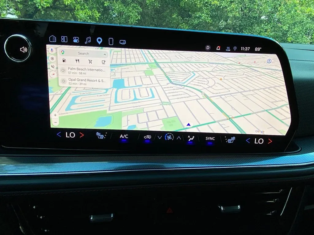 2025 Chevrolet Suburban RST - Photo 26