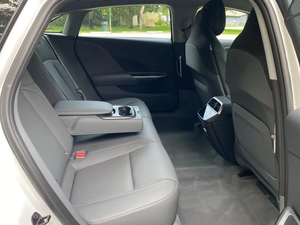 2025 Lucid Air Touring - Photo 18