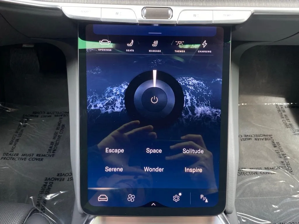 2025 Lucid Air Touring - Photo 32
