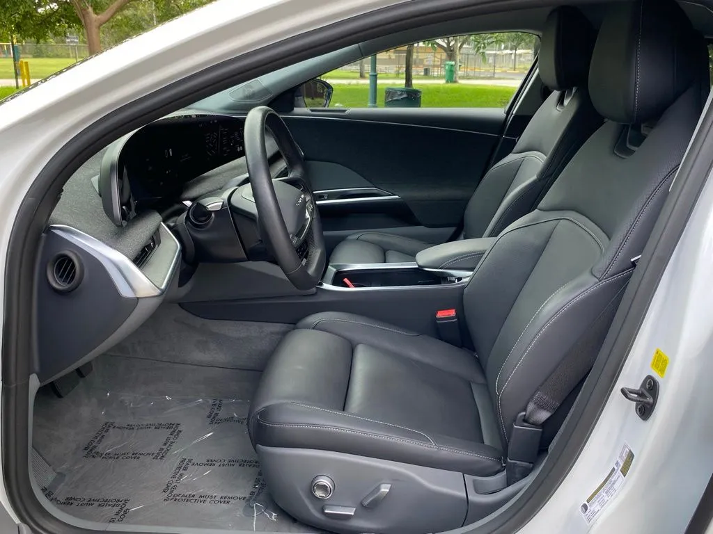 2025 Lucid Air Touring - Photo 14