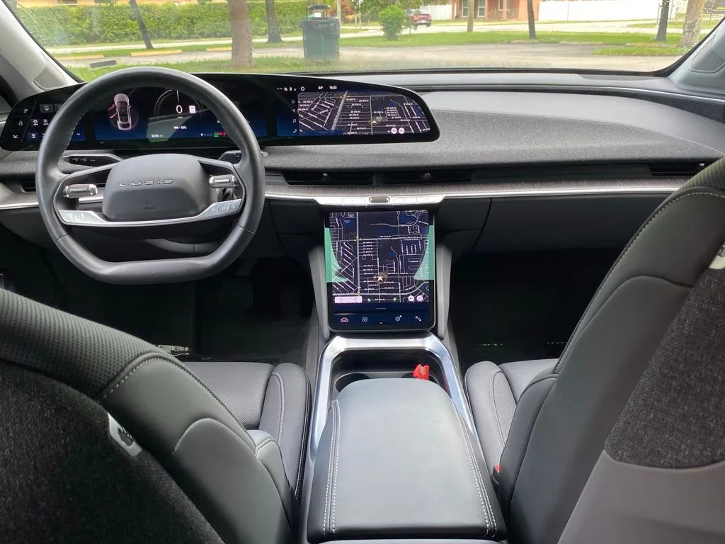 2025 Lucid Air Touring - Photo 24