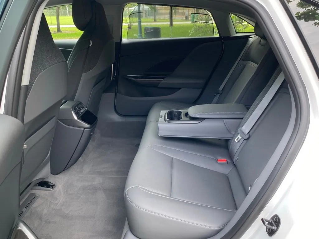 2025 Lucid Air Touring - Photo 16