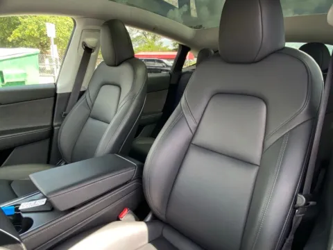 More photos of 2024 Tesla Model Y Performance at Auto Trust USA, FL