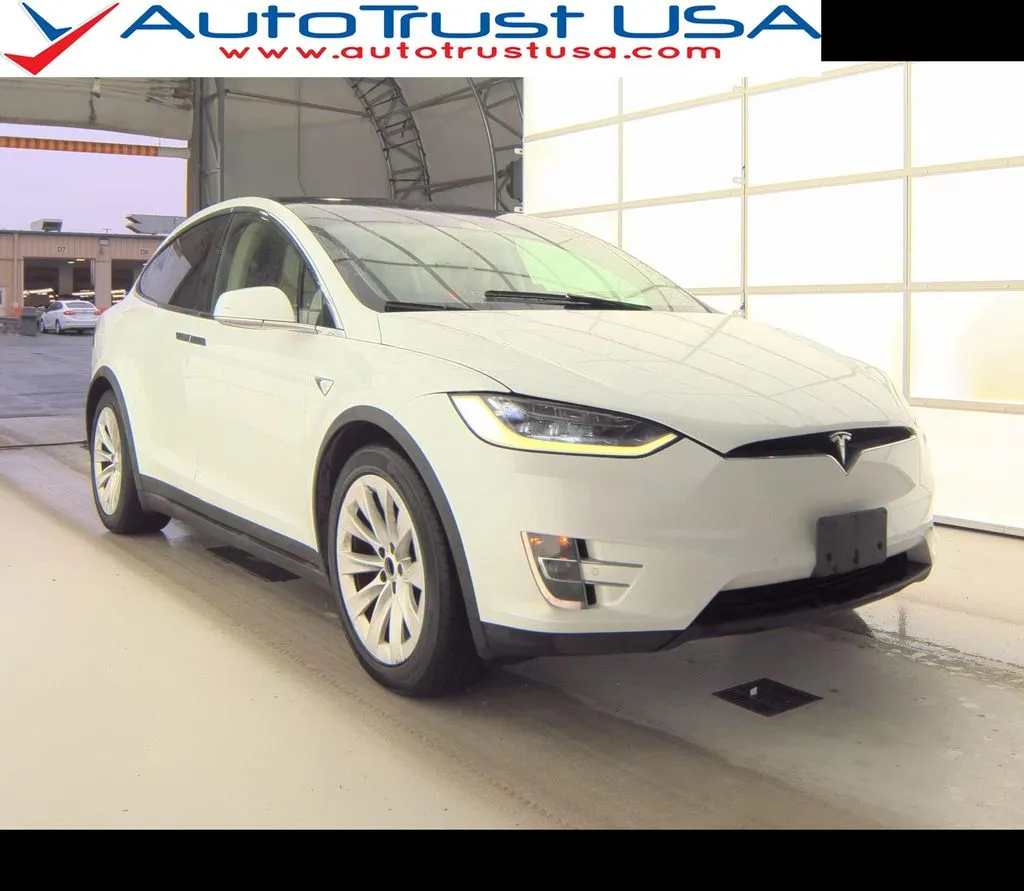 2018 Tesla Model X's photo