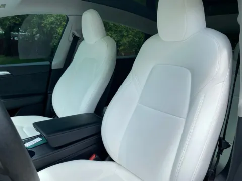 More photos of 2023 Tesla Model Y Long Range at Auto Trust USA, FL