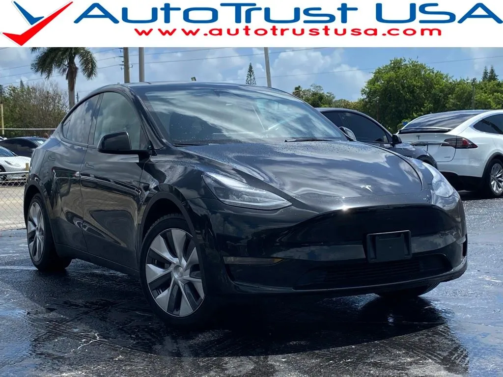2023 Tesla Model Y Long Range Dual Motor All-Wheel Drive's photo