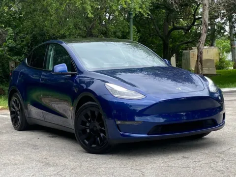More photos of 2021 Tesla Model Y Long Range at Auto Trust USA, FL